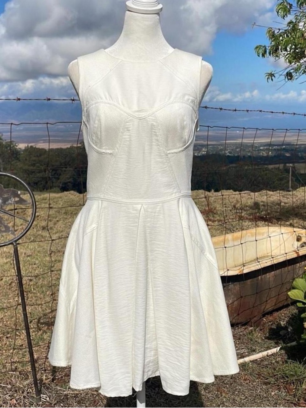 Finders keepers white corset sleeveless mini dress graduation party M